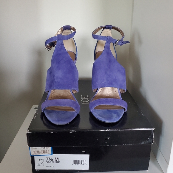 Bcbg size 7.5 Sapphire heels - Picture 1 of 7